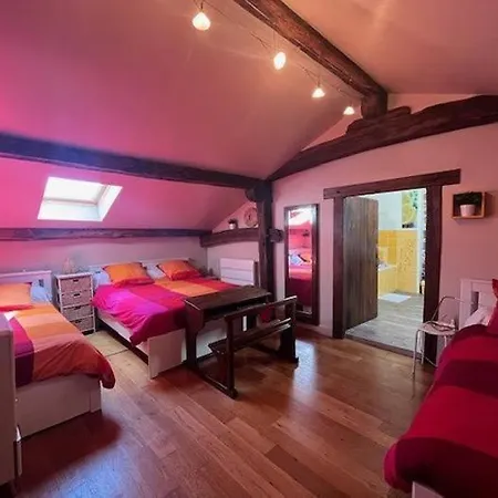 Holiday home Sarahandia *