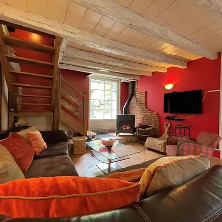 Sarahandia Holiday home