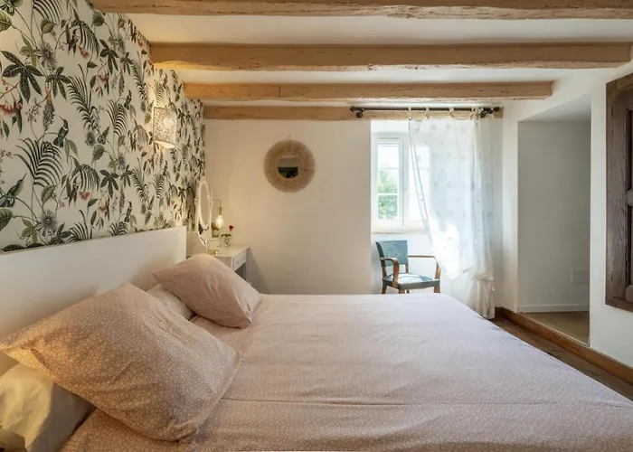 Nyaraló Sarahandia *