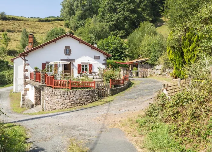 Sarahandia Nyaraló *