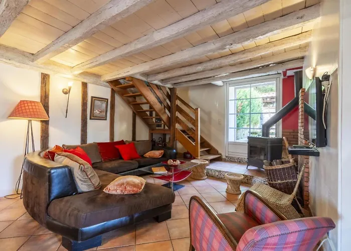 Nyaraló Sarahandia *